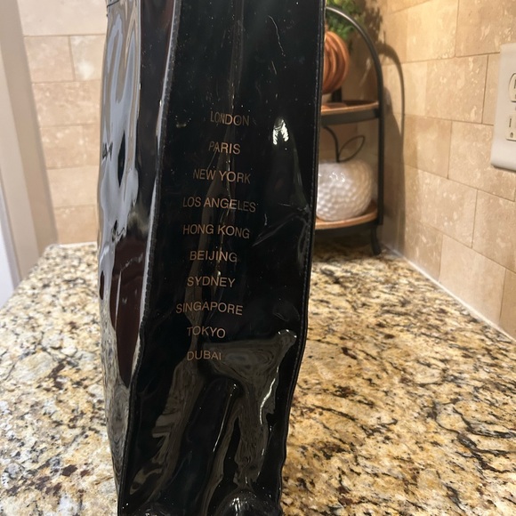 Ted Baker Black Patent Tote With Bow - Picture 4 of 11